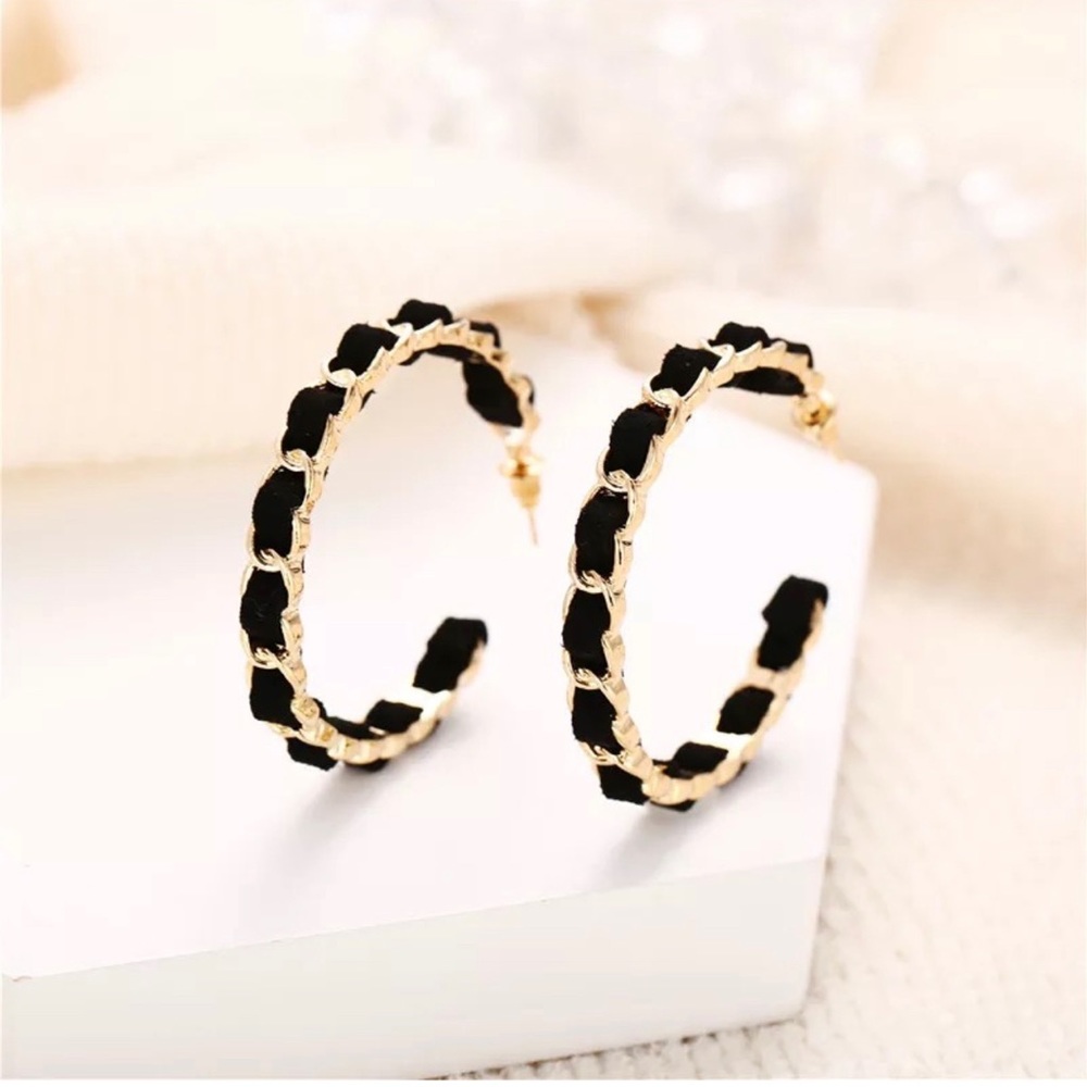 Ladies Black Gold Velvet Chain Link Hoop Earrings